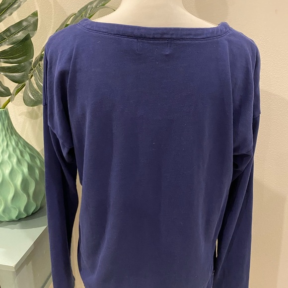 Vineyard Vines double layer navy top size M - Picture 2 of 9